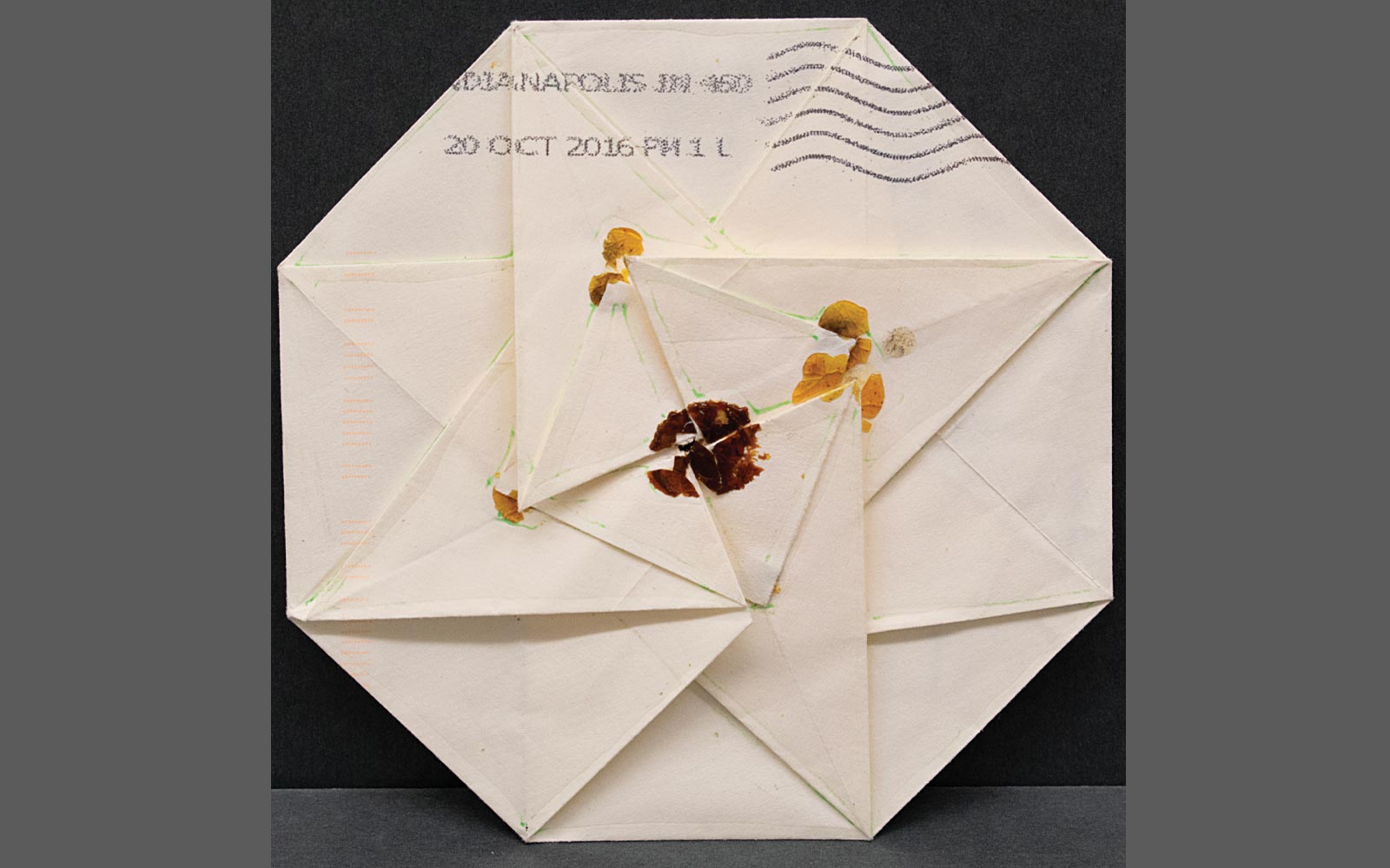 A demonstration of the octagon format of letterlocking.