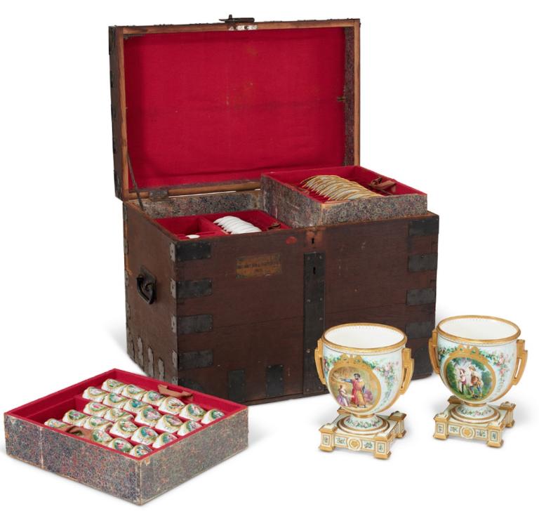 Items from the Shakespeare Heroines porcelain service