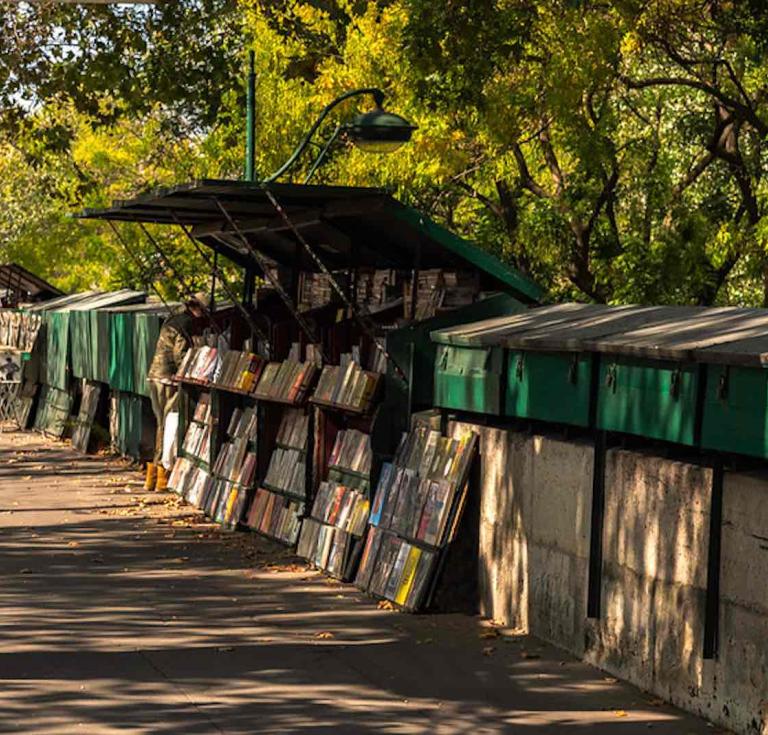 Bouquinistes by the Seine by Claude Attard CC.2.0