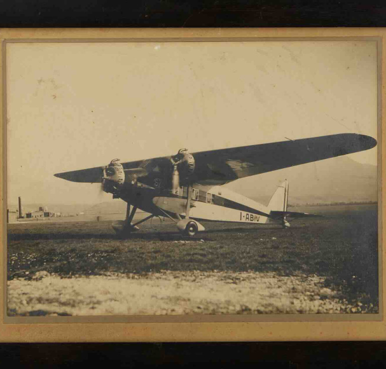 a Savoia-Marchetti S.71 three engine monoplane